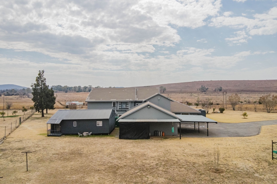 6 Bedroom Property for Sale in Blue Saddle Ranches Gauteng
