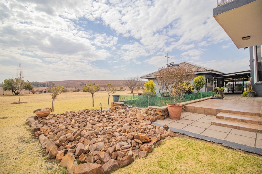 6 Bedroom Property for Sale in Blue Saddle Ranches Gauteng