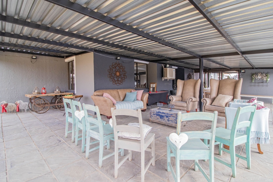 6 Bedroom Property for Sale in Blue Saddle Ranches Gauteng