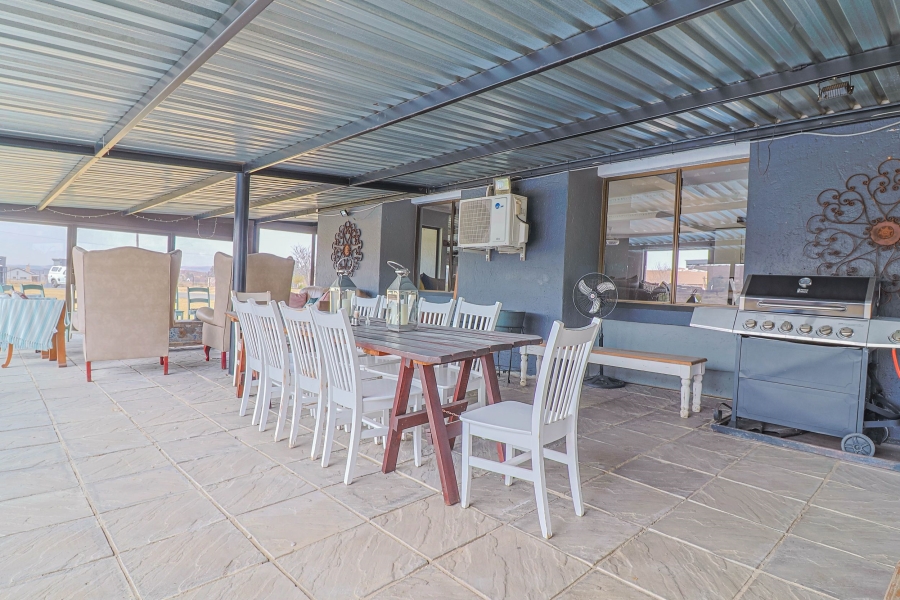 6 Bedroom Property for Sale in Blue Saddle Ranches Gauteng