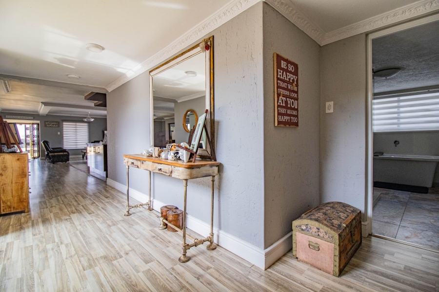 6 Bedroom Property for Sale in Blue Saddle Ranches Gauteng