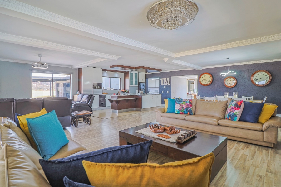 6 Bedroom Property for Sale in Blue Saddle Ranches Gauteng