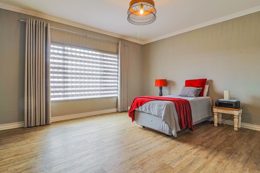 6 Bedroom Property for Sale in Blue Saddle Ranches Gauteng