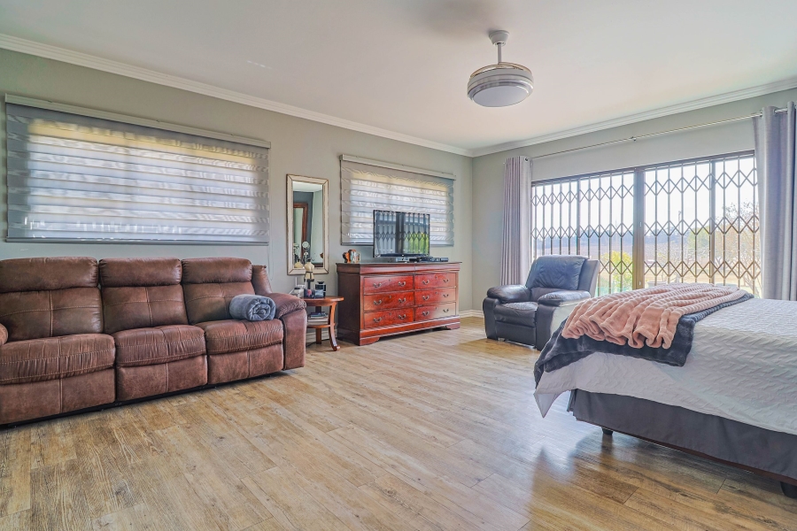 6 Bedroom Property for Sale in Blue Saddle Ranches Gauteng