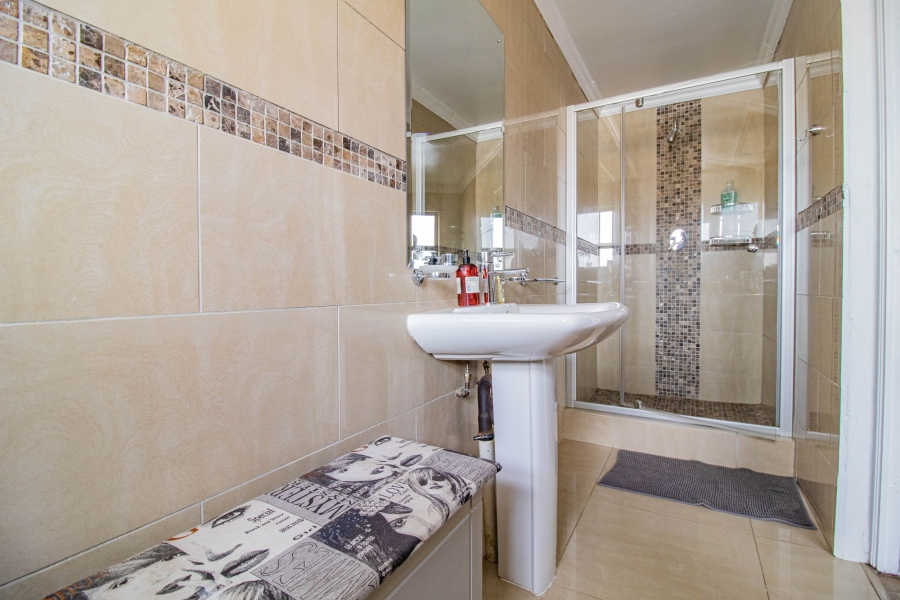 6 Bedroom Property for Sale in Blue Saddle Ranches Gauteng