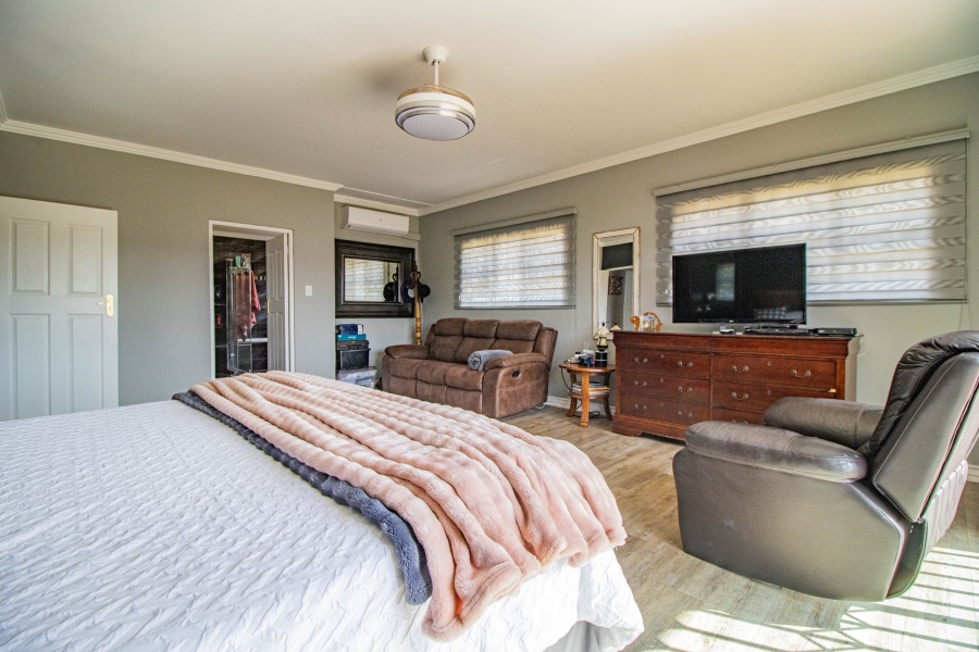 6 Bedroom Property for Sale in Blue Saddle Ranches Gauteng