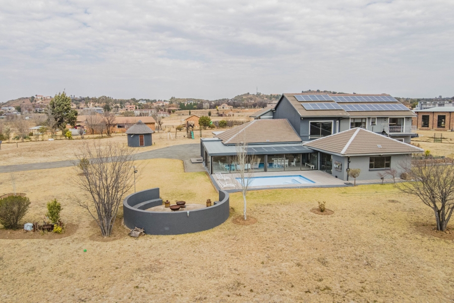 6 Bedroom Property for Sale in Blue Saddle Ranches Gauteng