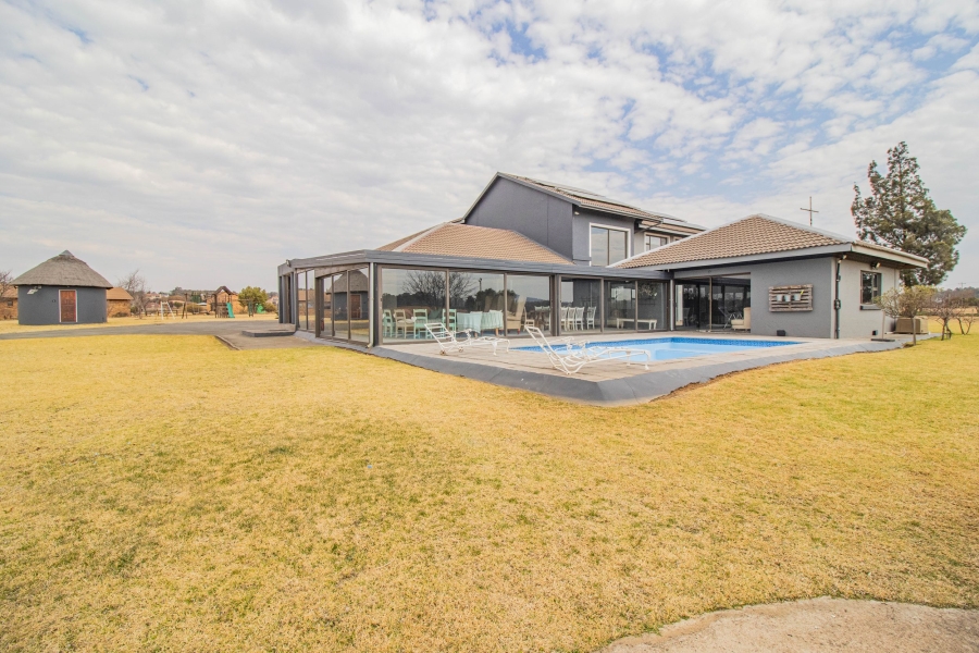 6 Bedroom Property for Sale in Blue Saddle Ranches Gauteng
