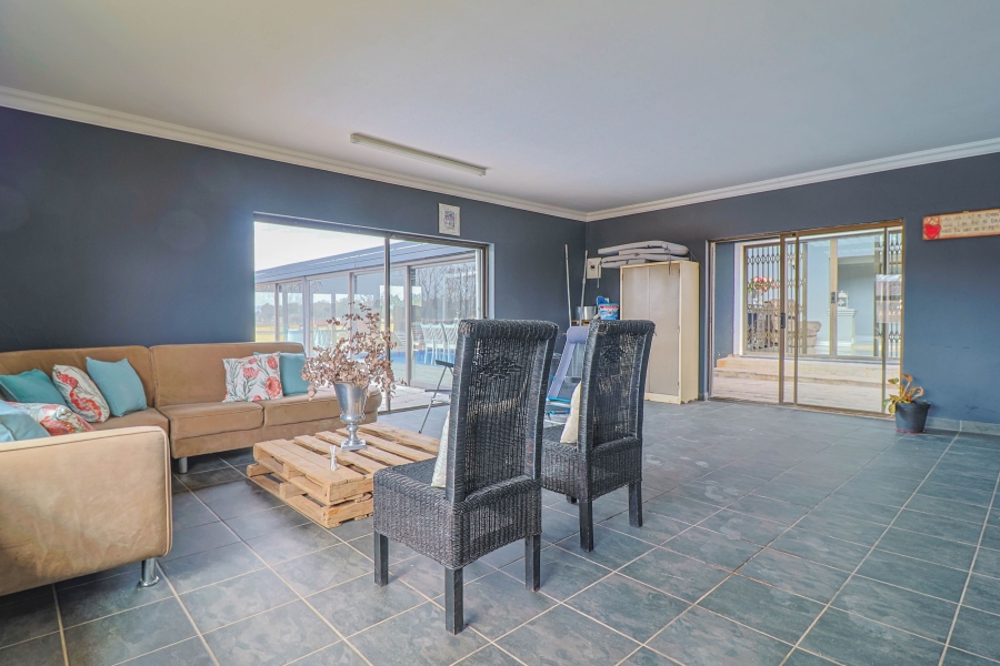 6 Bedroom Property for Sale in Blue Saddle Ranches Gauteng