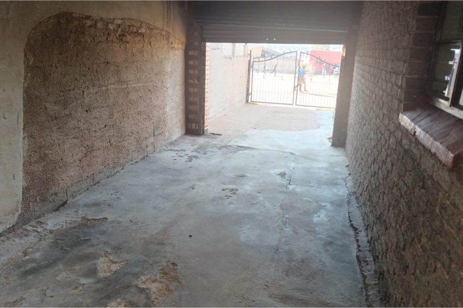 2 Bedroom Property for Sale in Diepkloof Gauteng