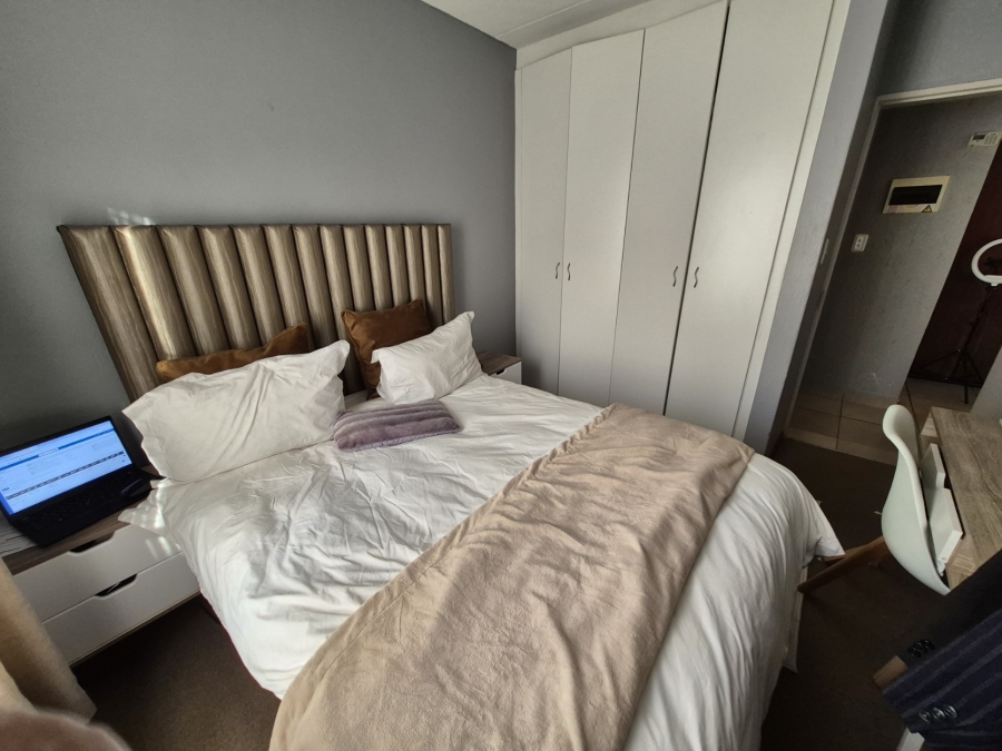 1 Bedroom Property for Sale in Ormonde View Gauteng