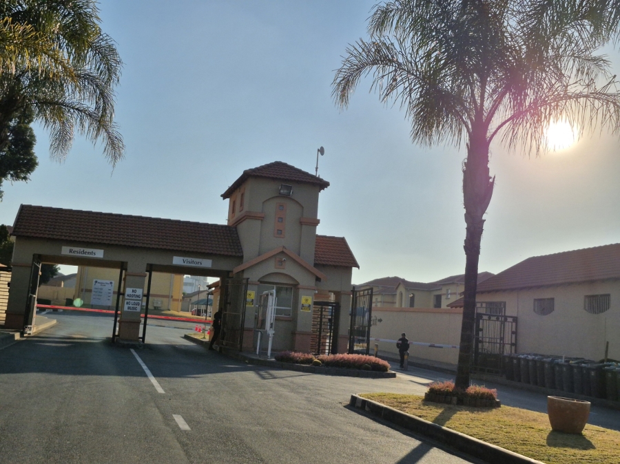 1 Bedroom Property for Sale in Ormonde View Gauteng