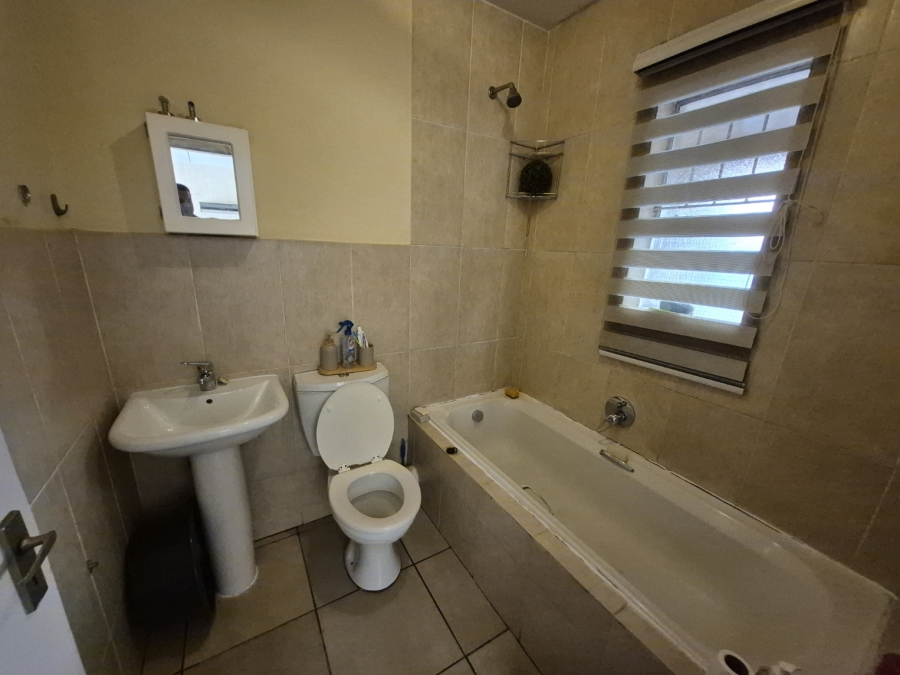 1 Bedroom Property for Sale in Ormonde View Gauteng