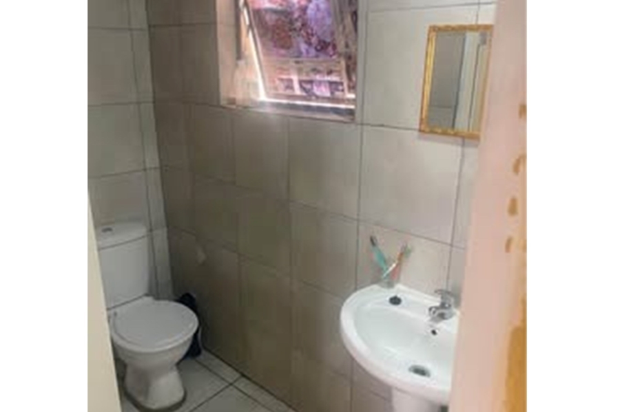 To Let 1 Bedroom Property for Rent in Mondeor Gauteng