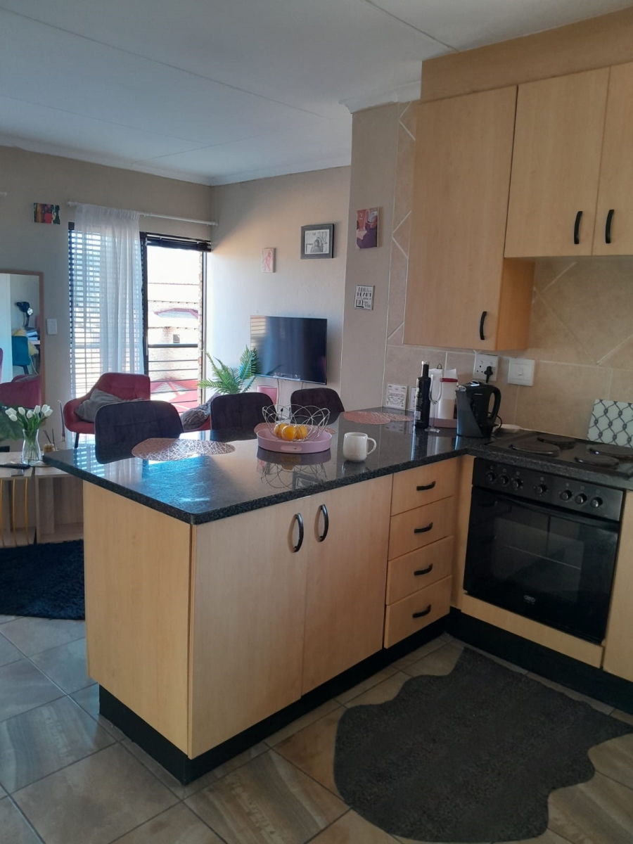 1 Bedroom Property for Sale in Mulbarton Gauteng