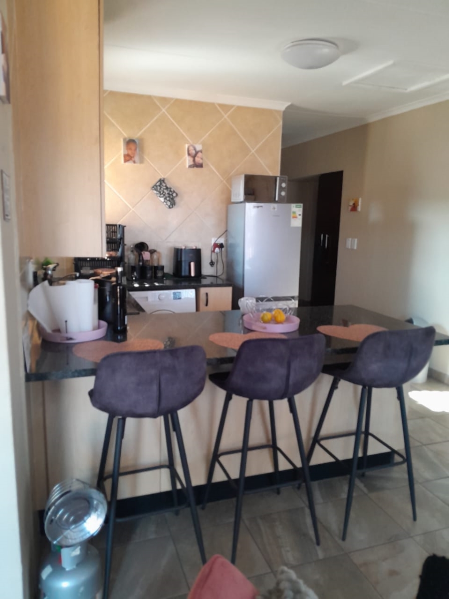 1 Bedroom Property for Sale in Mulbarton Gauteng