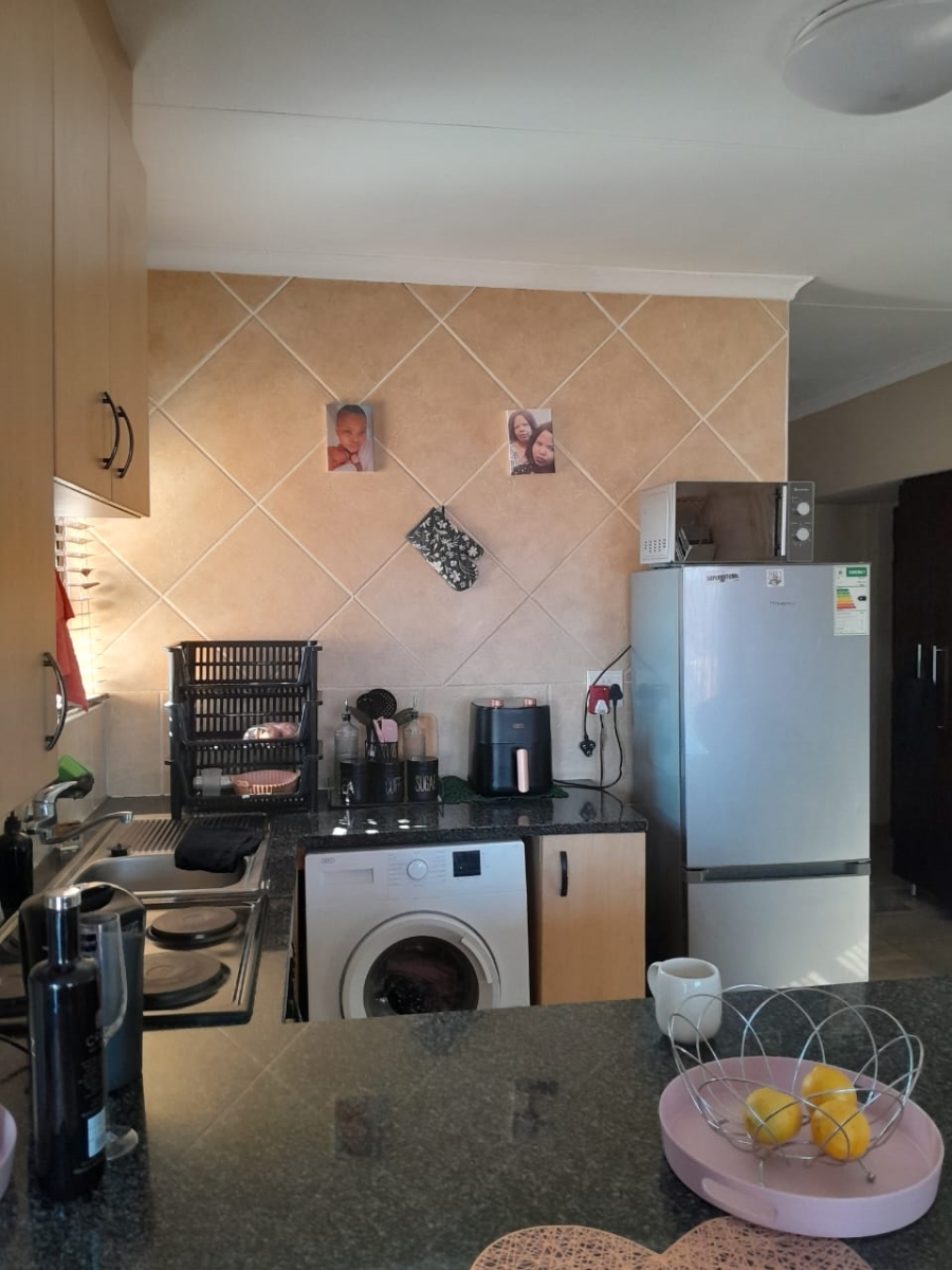 1 Bedroom Property for Sale in Mulbarton Gauteng