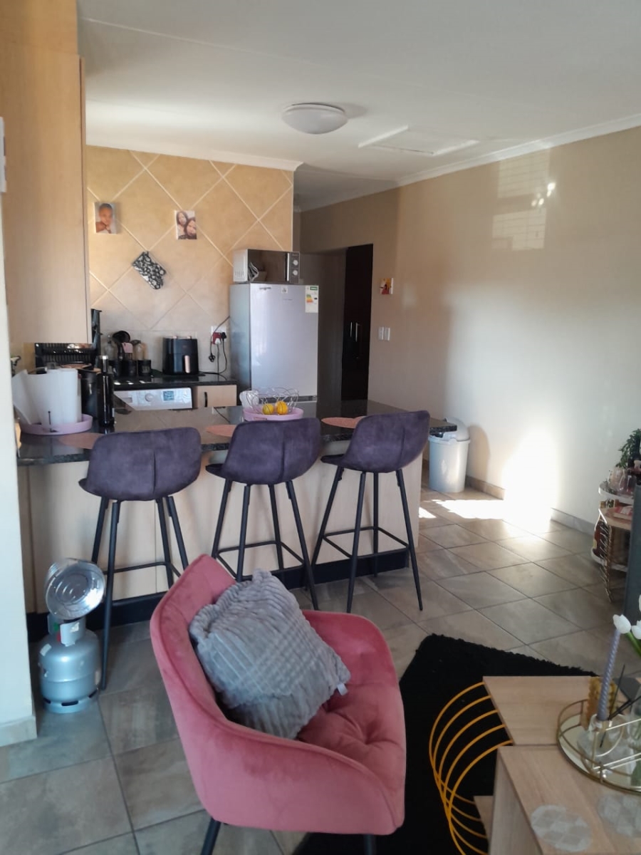 1 Bedroom Property for Sale in Mulbarton Gauteng