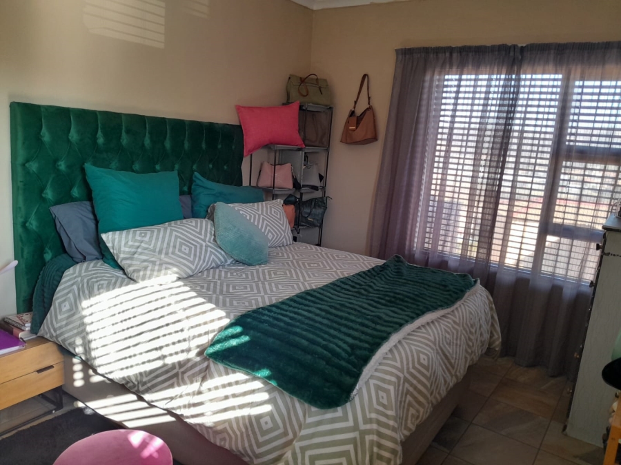 1 Bedroom Property for Sale in Mulbarton Gauteng