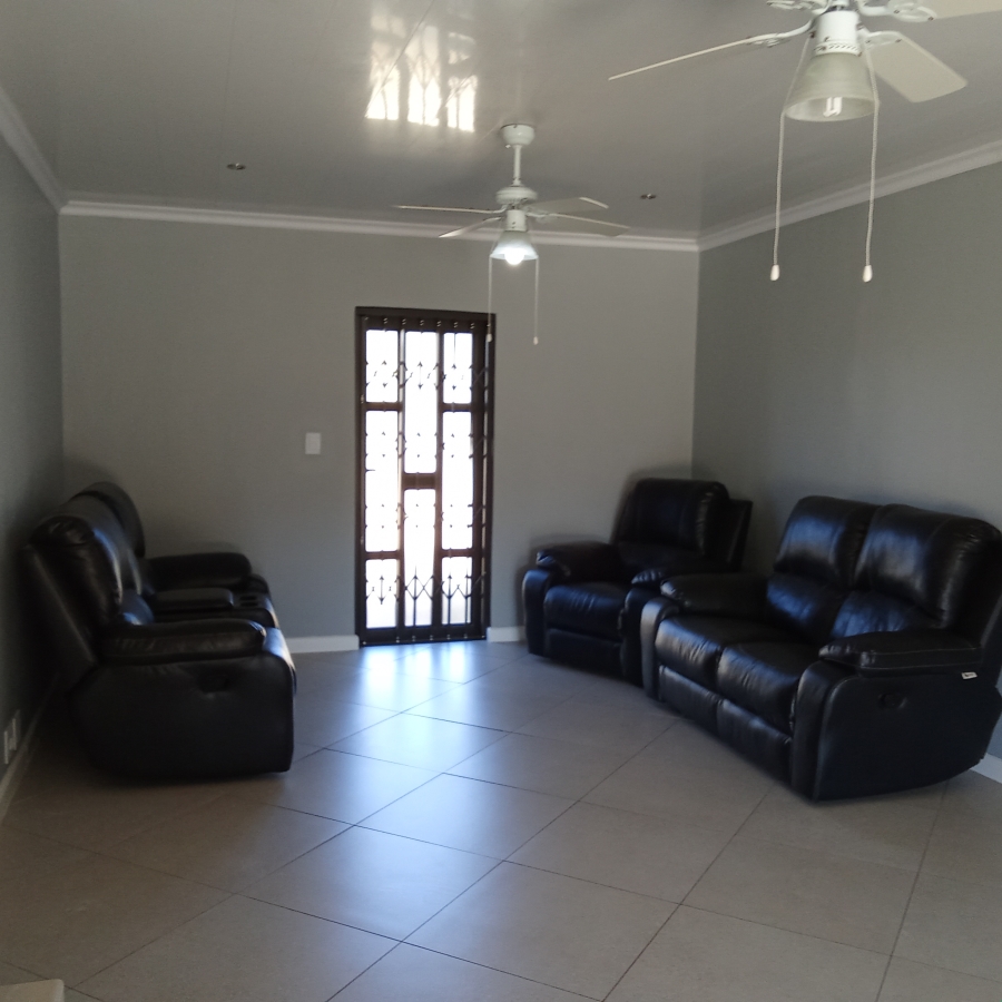 4 Bedroom Property for Sale in Witpoortjie Gauteng