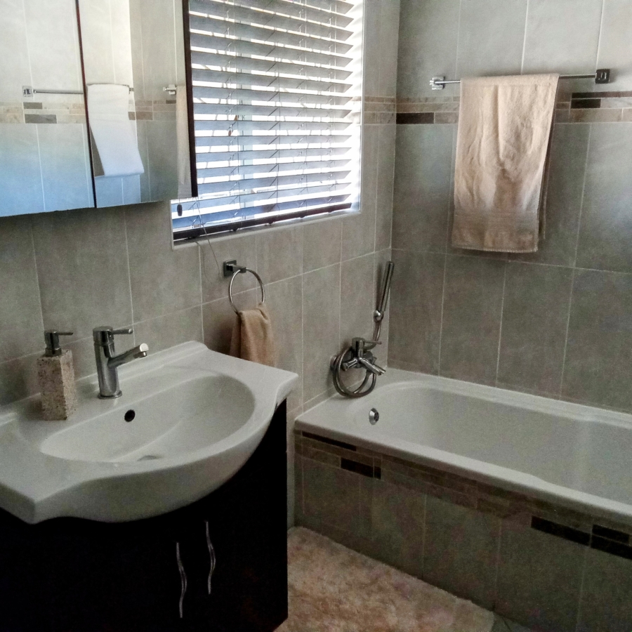 4 Bedroom Property for Sale in Witpoortjie Gauteng
