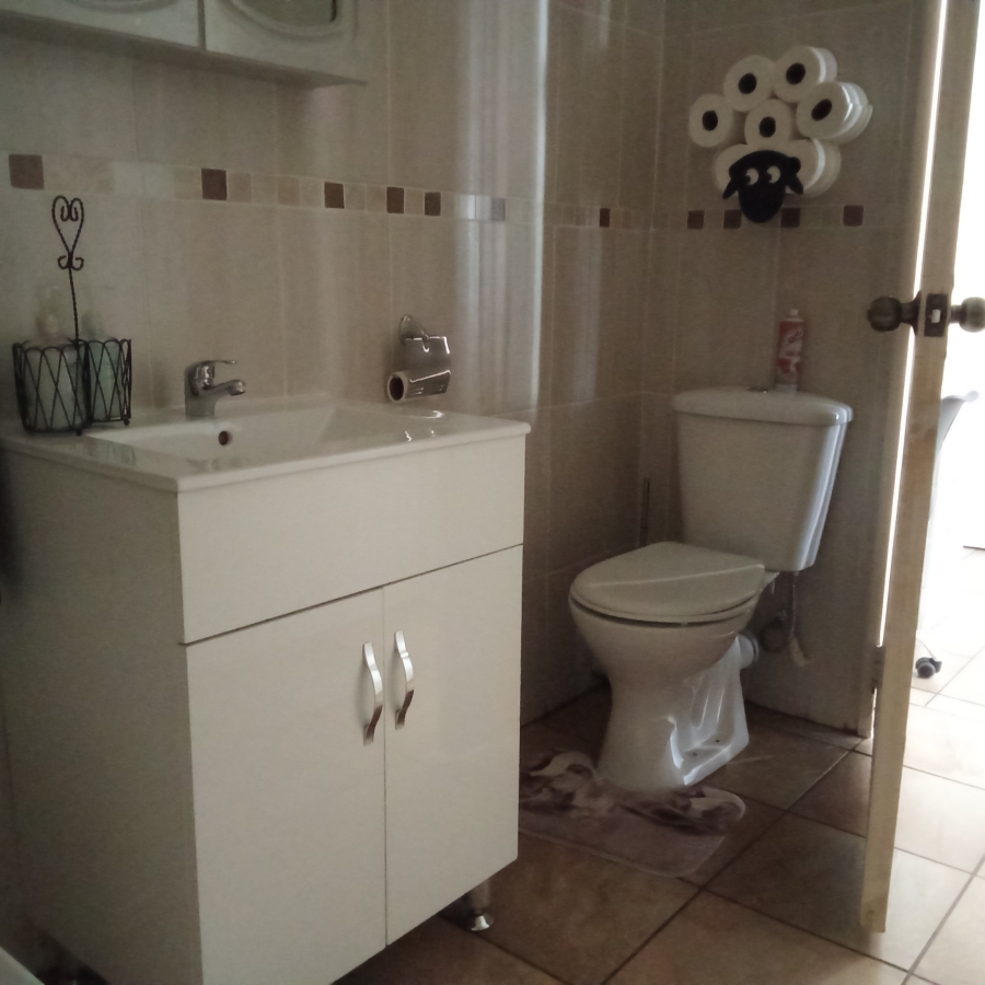 4 Bedroom Property for Sale in Witpoortjie Gauteng