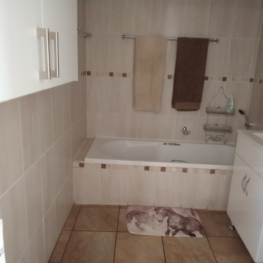 4 Bedroom Property for Sale in Witpoortjie Gauteng