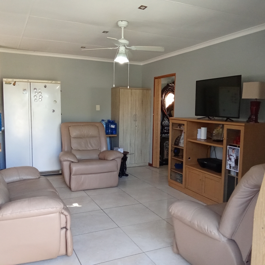 4 Bedroom Property for Sale in Witpoortjie Gauteng