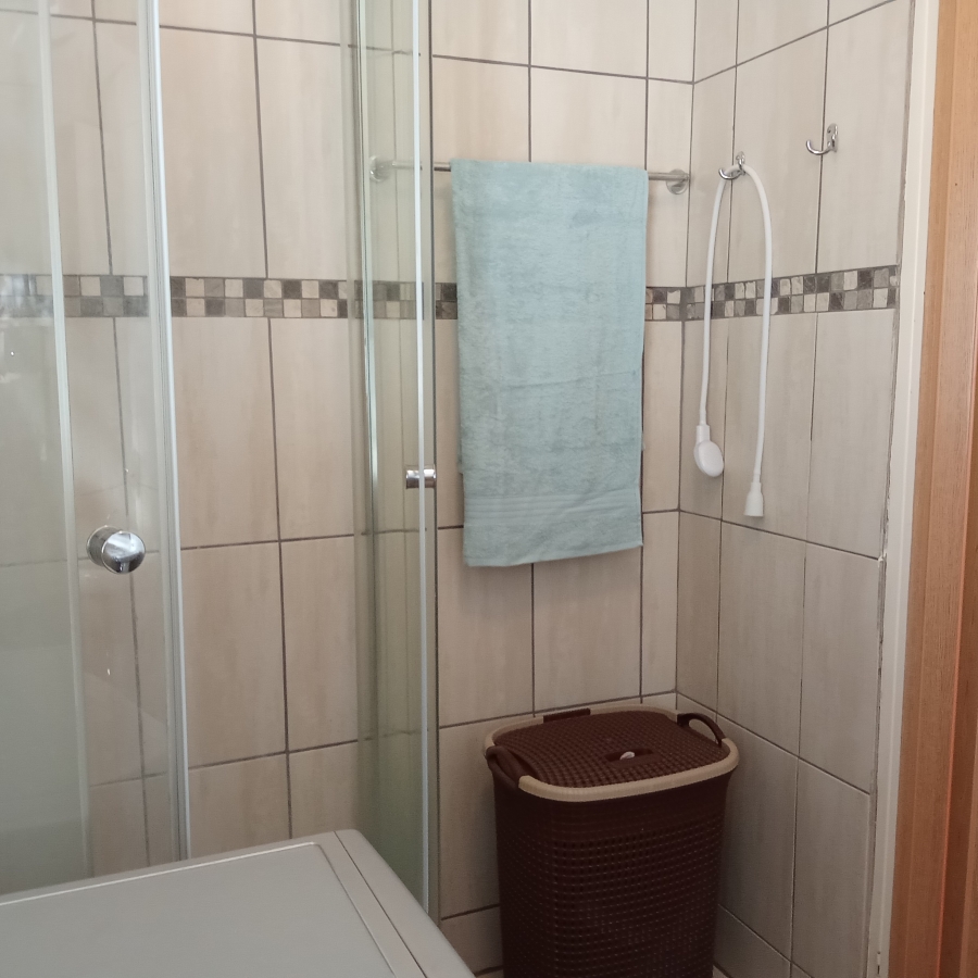 4 Bedroom Property for Sale in Witpoortjie Gauteng
