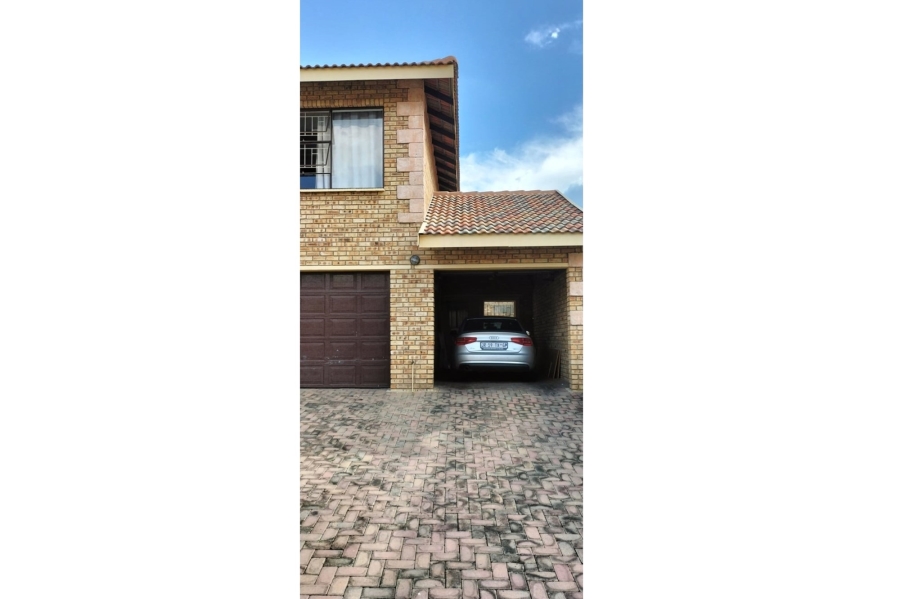 3 Bedroom Property for Sale in Noordhang Gauteng