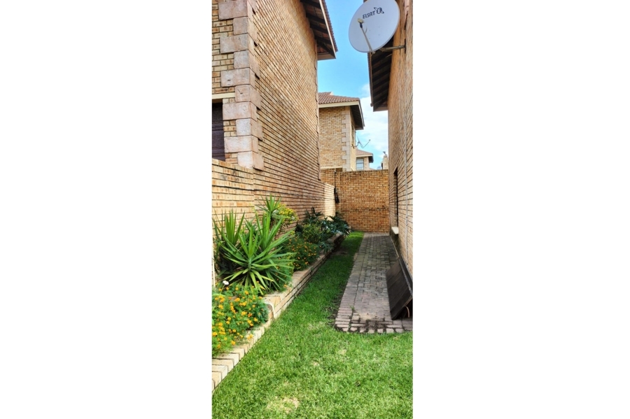 3 Bedroom Property for Sale in Noordhang Gauteng