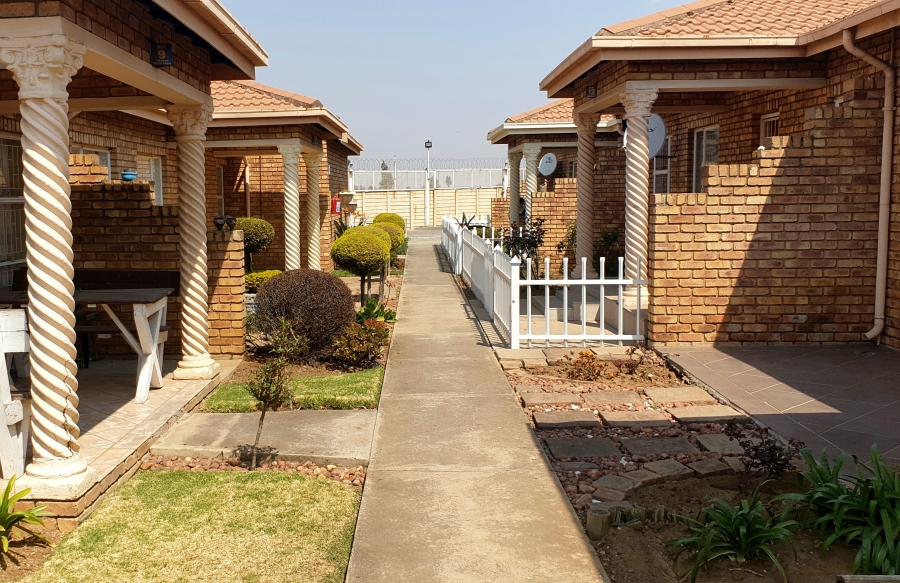 2 Bedroom Property for Sale in Van Dyk Park Gauteng