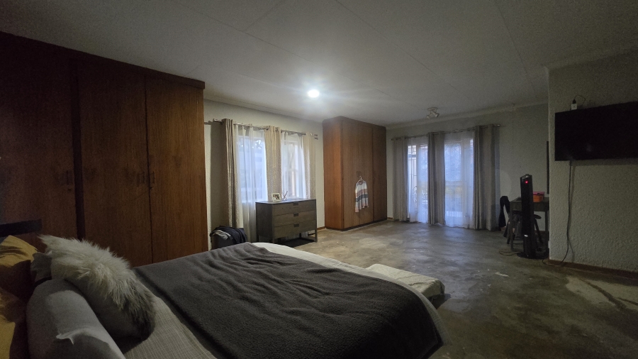 3 Bedroom Property for Sale in Garsfontein Gauteng