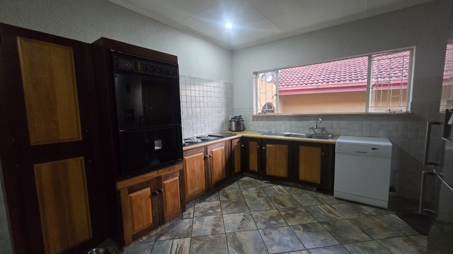 3 Bedroom Property for Sale in Garsfontein Gauteng