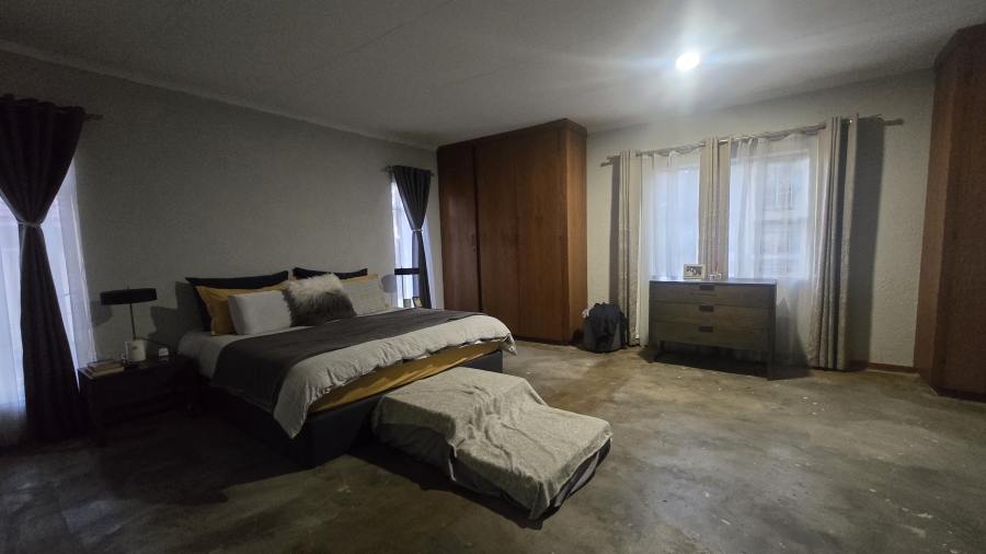 3 Bedroom Property for Sale in Garsfontein Gauteng