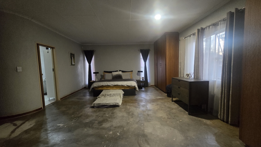 3 Bedroom Property for Sale in Garsfontein Gauteng