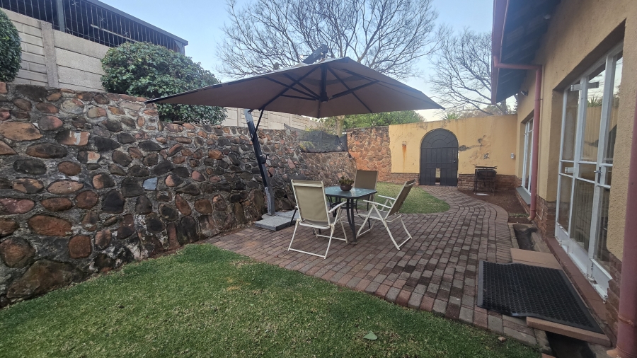 3 Bedroom Property for Sale in Garsfontein Gauteng