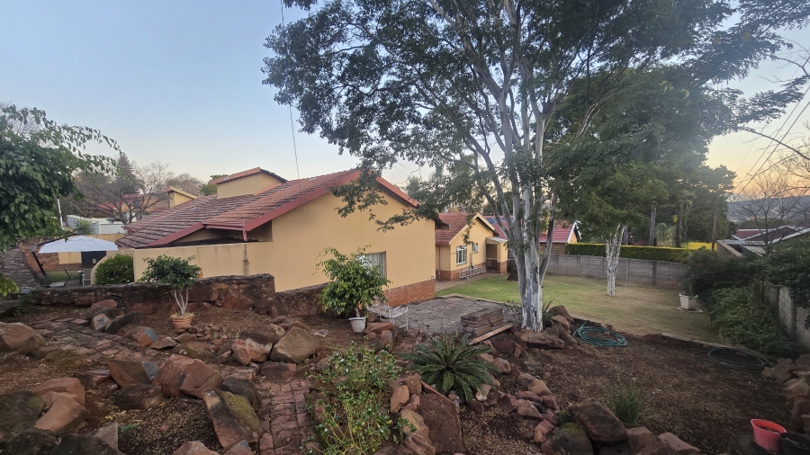 3 Bedroom Property for Sale in Garsfontein Gauteng