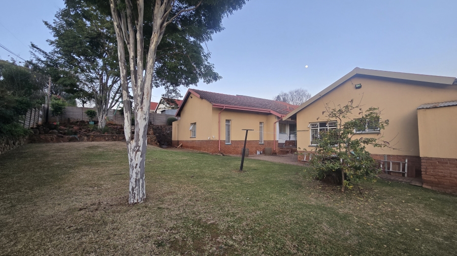 3 Bedroom Property for Sale in Garsfontein Gauteng