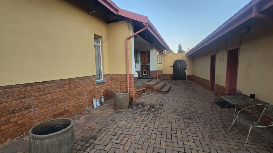 3 Bedroom Property for Sale in Garsfontein Gauteng