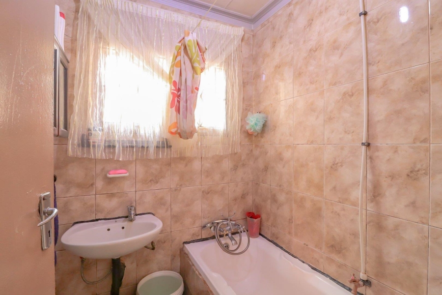 3 Bedroom Property for Sale in Lenasia South Gauteng