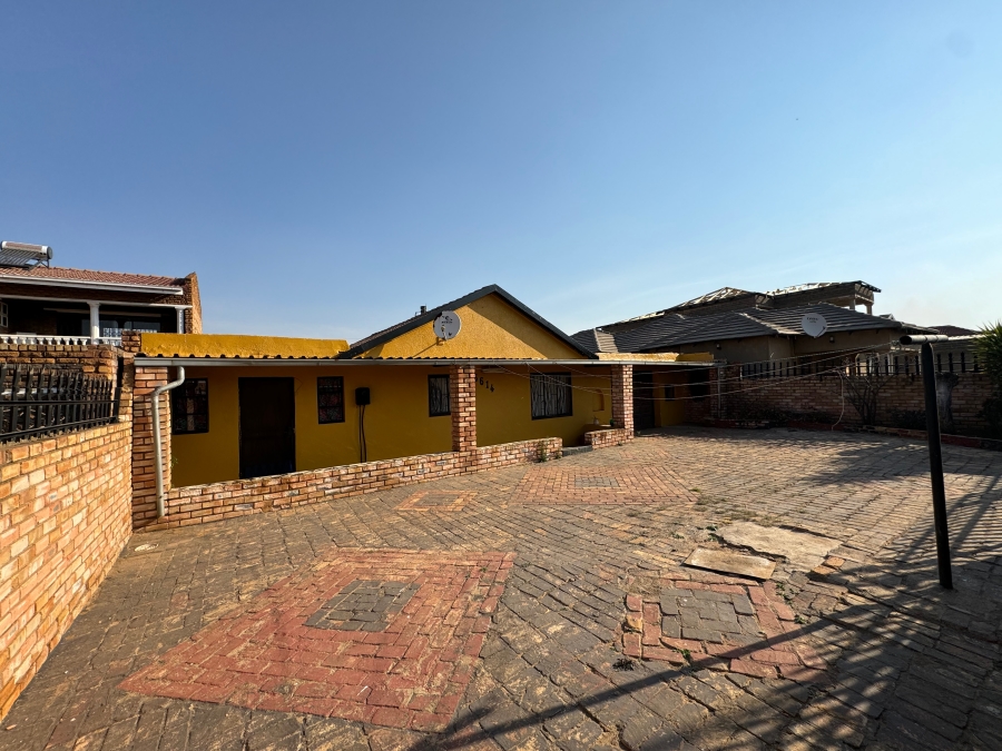 3 Bedroom Property for Sale in Lenasia South Gauteng