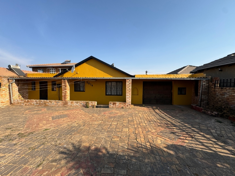3 Bedroom Property for Sale in Lenasia South Gauteng