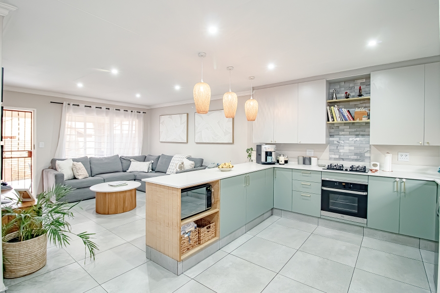 2 Bedroom Property for Sale in The Wilds Gauteng