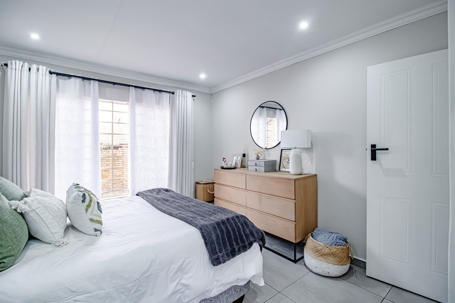 2 Bedroom Property for Sale in The Wilds Gauteng