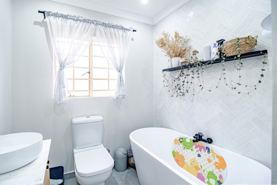 2 Bedroom Property for Sale in The Wilds Gauteng