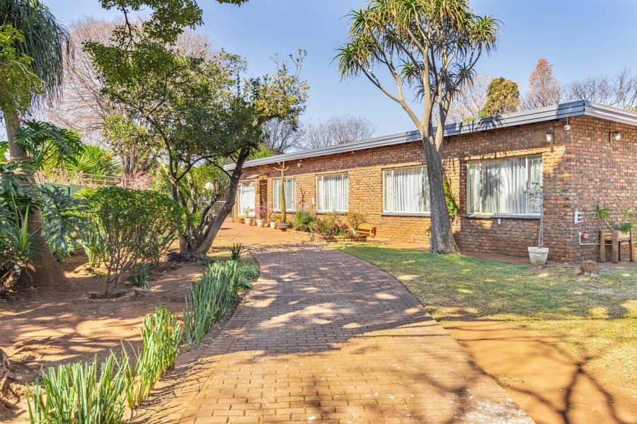 4 Bedroom Property for Sale in Wierda Park Gauteng