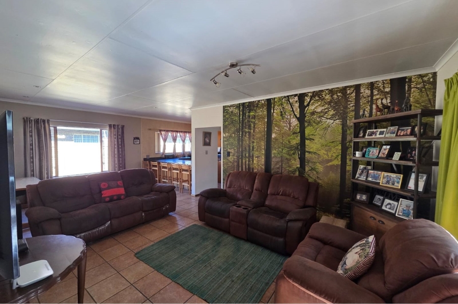 3 Bedroom Property for Sale in Eldoraigne Gauteng
