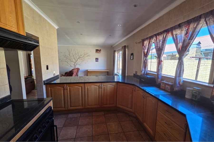 3 Bedroom Property for Sale in Eldoraigne Gauteng