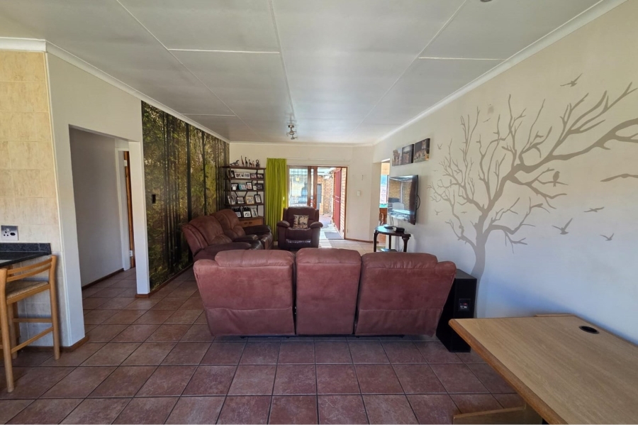 3 Bedroom Property for Sale in Eldoraigne Gauteng